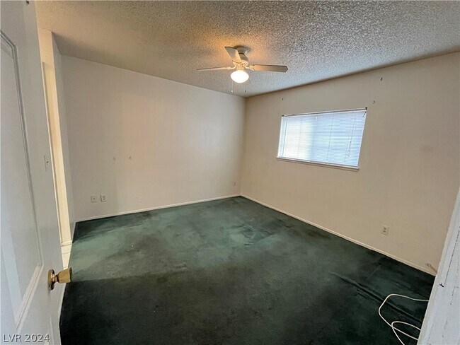 Building Photo - 101 Luna Way