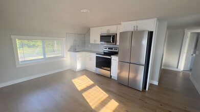 Building Photo - 669 W Marine Dr