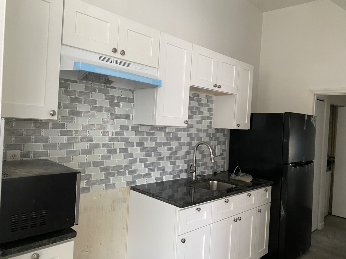 Kitchen - 2600 S Mildred St