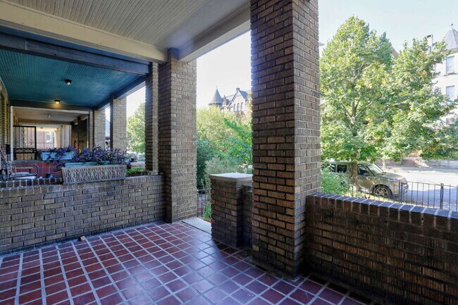 Foto del edificio - 3BD/1BA: Stunning Duplex in Baltimore City