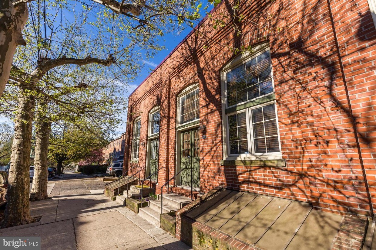 Primary Photo - 844-46-846 N 29th St