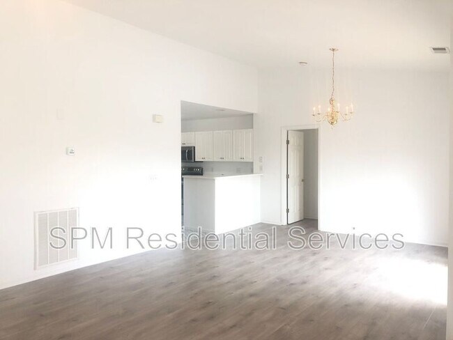 Foto del edificio - 4122 Breezewood Dr