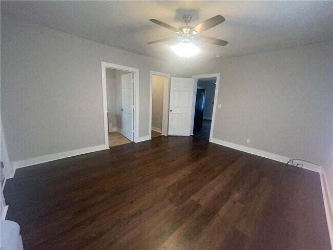 Foto del edificio - 907 Maple Ave SW