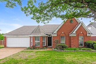 Building Photo - 7234 Fox Creek Dr