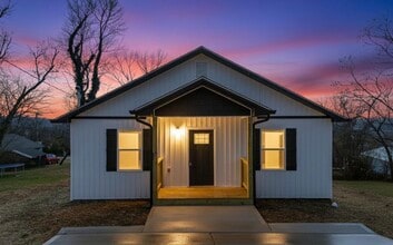 Building Photo - 1035 W 6th N St