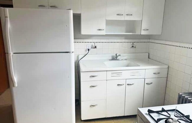 Foto del edificio - 3025 Clifton Ave