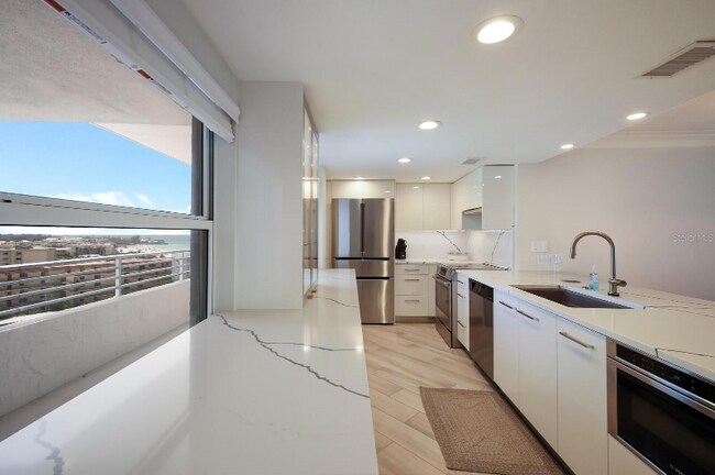 Foto del edificio - 6300 Midnight Pass Rd