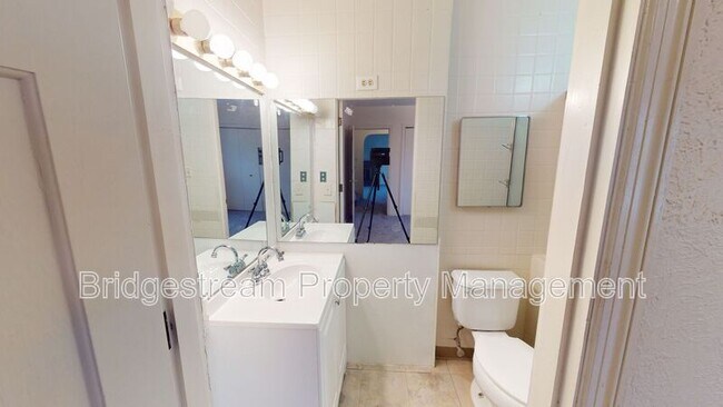 Building Photo - 4009 S Dixie Dr