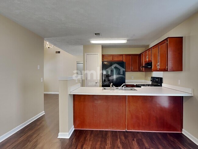 Foto del edificio - 1212 Wembley Dr