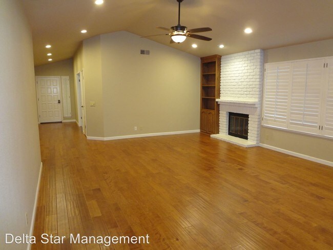 Building Photo - 1602 Ashford Dr