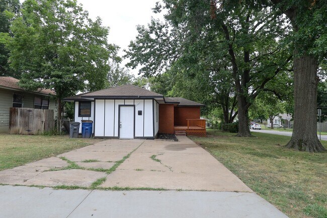 Foto del edificio - Cute Tulsa Home Available Now! 3 bedrooms ...