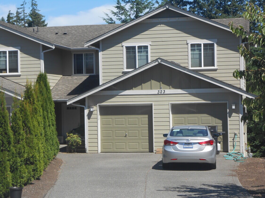 Entry way - 323 151st Pl SE