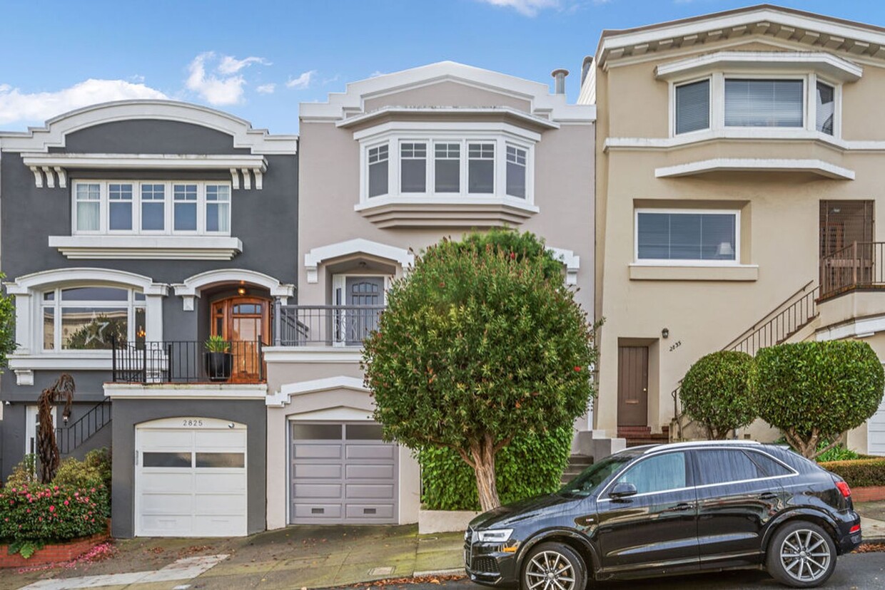 Primary Photo - Admirable 4 Bedroom House in Cow Hollow