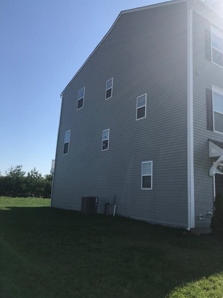 Side - 13102 Nittany Lion Cir