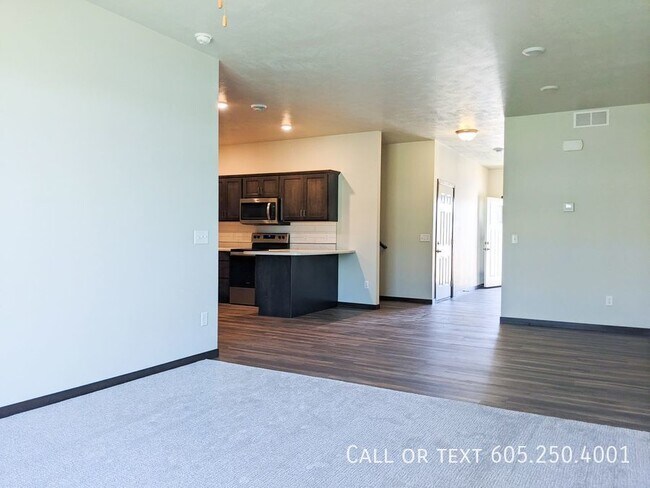 Foto del edificio - 3 Bedroom 2.5 Bathroom Single Family Townh...