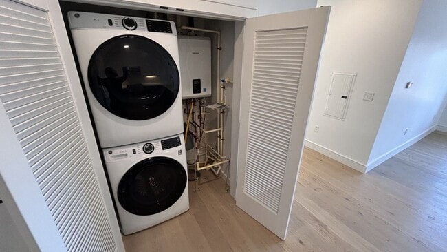 Building Photo - Luxurious Allston 2bd/2ba with washer/dryer in Unit!