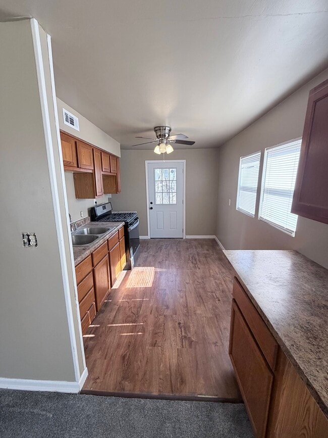 Foto del edificio - 4914 North Best Street