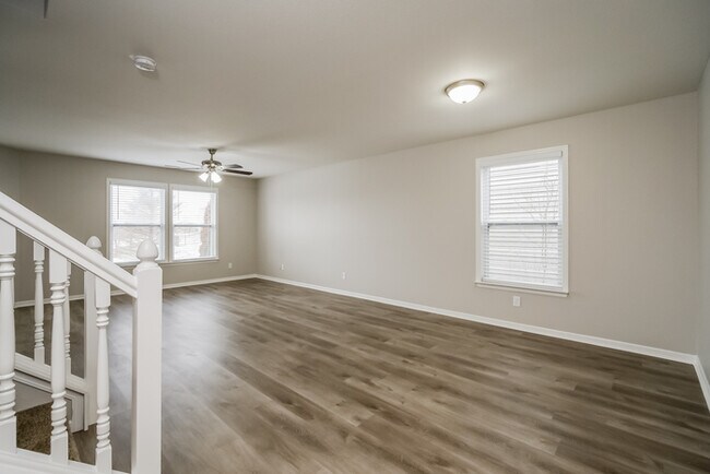 Building Photo - 9568 W Quarter Moon Dr