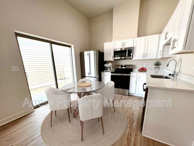 Foto del edificio - 1003 Claude Rd