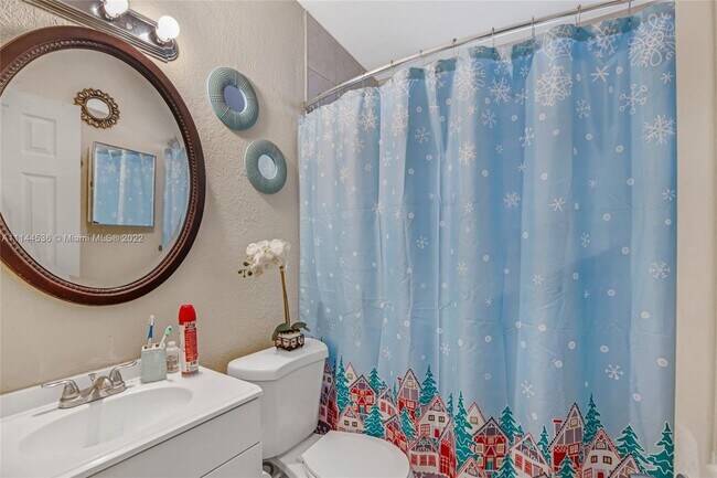 Foto del edificio - 2165 NW 23rd St