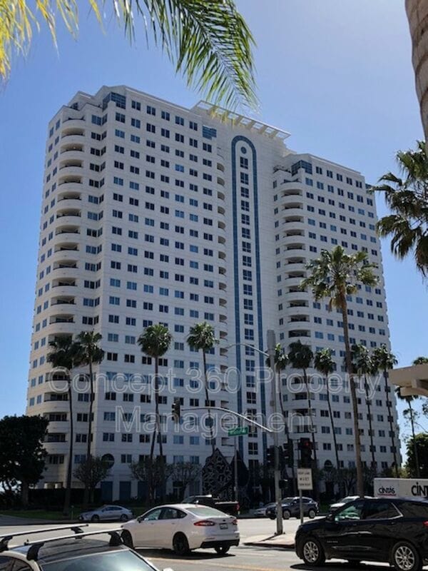 Building Photo - 525 E SEASIDE Way