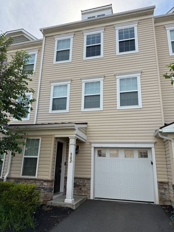 Primary Photo - 902 Chalmers Ln
