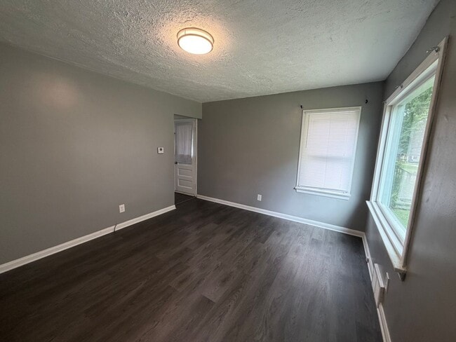 Building Photo - 1266 Magnolia Ave
