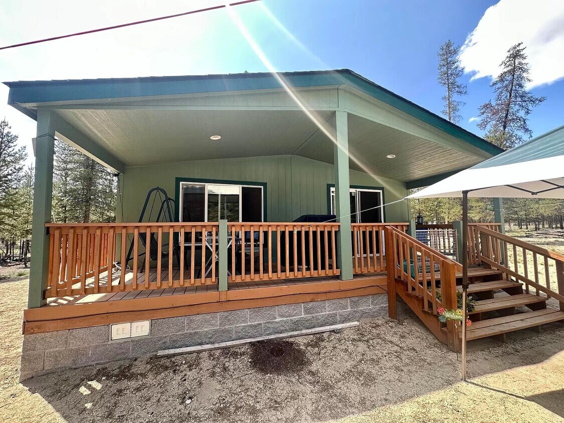 Foto principal - Brand New Home in the Woods