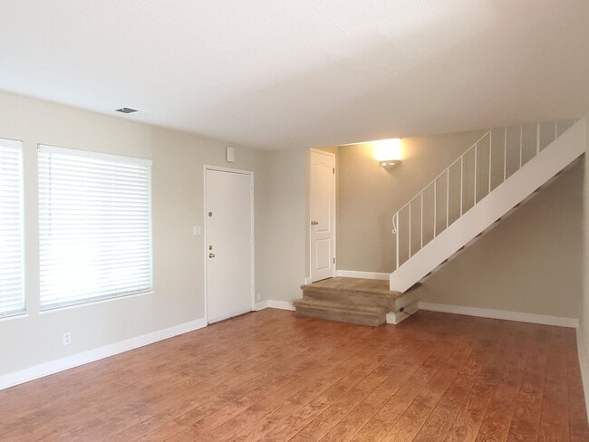 Building Photo - 412 Velasco Dr