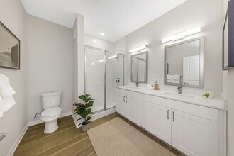 Interior Photo - Everest Largo Apartments