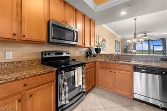 Building Photo - 10056 Siesta Bay Dr