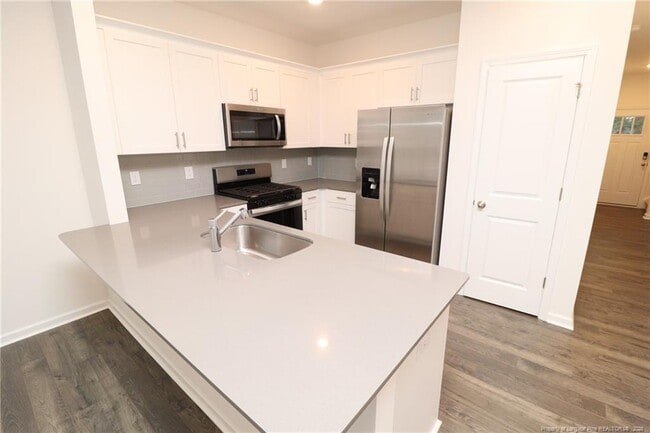 Building Photo - 384 Freestall Dr
