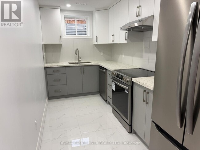 Building Photo - 131 Sharplin Dr