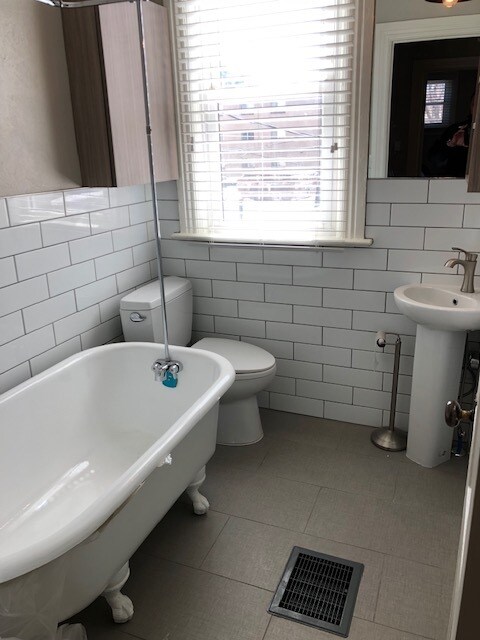 Building Photo - 10th and Emerson