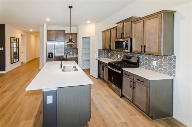 Foto del edificio - 781 Daybreak Ln