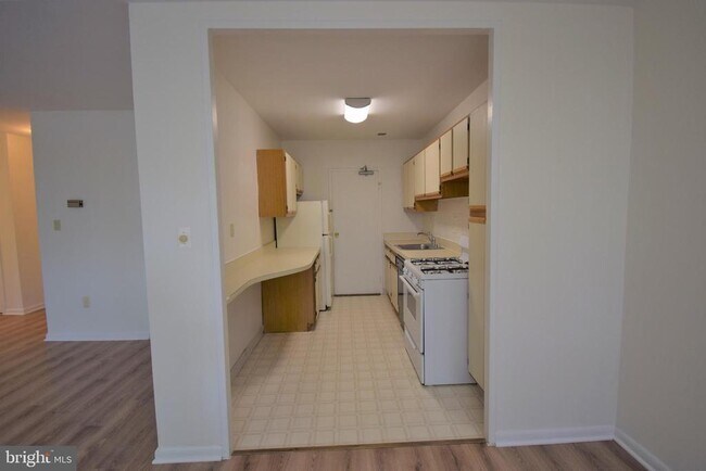 Foto del edificio - 6621 Wakefield Dr