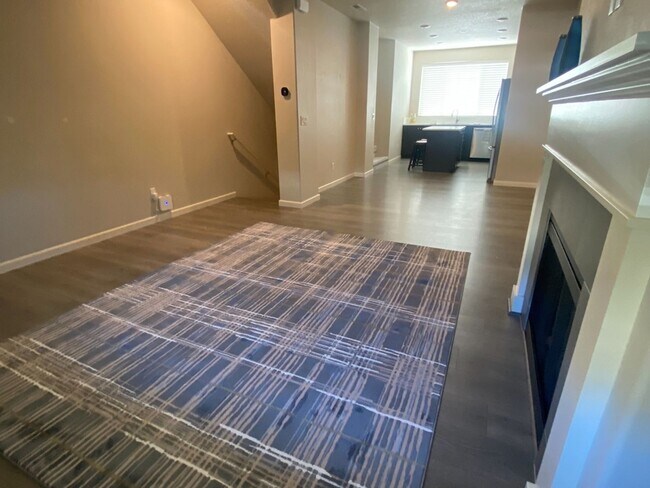 Foto del edificio - 2 Bedroom Townhome in Portland