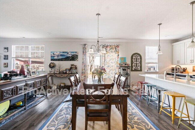 Building Photo - 3630 Buckingham St