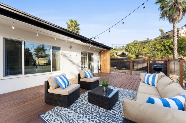 Foto del edificio - 4404 Vista Way