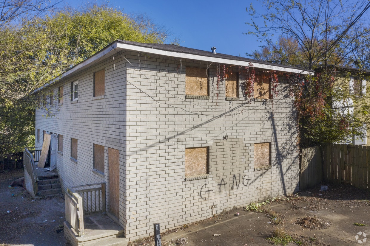 Building Photo - 613 Echo St NW