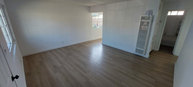 Building Photo - 230 S Azusa Ave