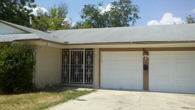 Building Photo - 605 Stewart St