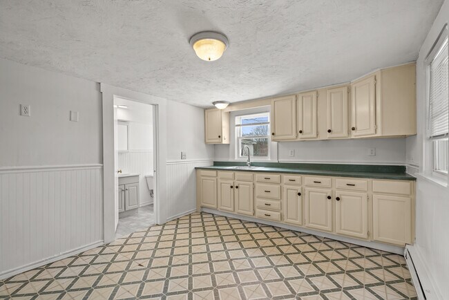 Building Photo - 25 Nashua St