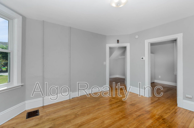 Foto del edificio - 3449 Snelling Ave