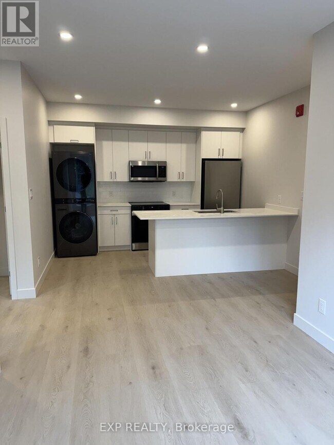 Photo du bâtiment - 1301 Dorchester Ave