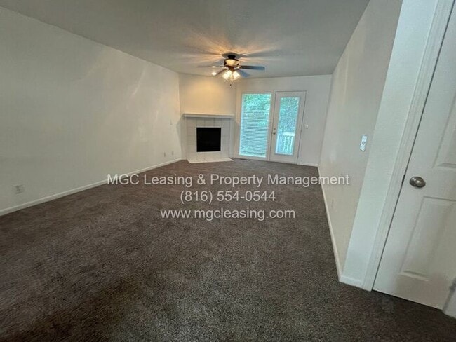 Building Photo - 3 bedroom Duplex with unique floor plan fo...