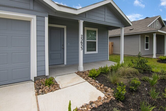 Foto del edificio - 25653 Rose Creek Dr