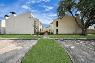 Building Photo - 10075 Westpark Dr