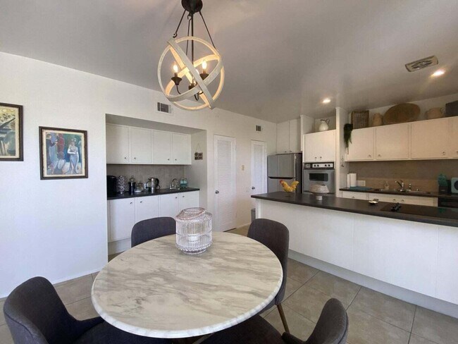 Foto del edificio - 46023 Portola Ave