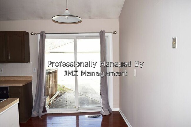 Foto del edificio - 30754 Burlington St